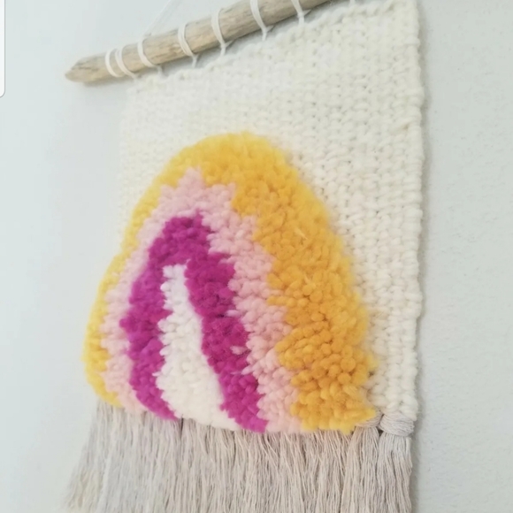 Rainbow weaving wall hanging - Picture 3 of 3